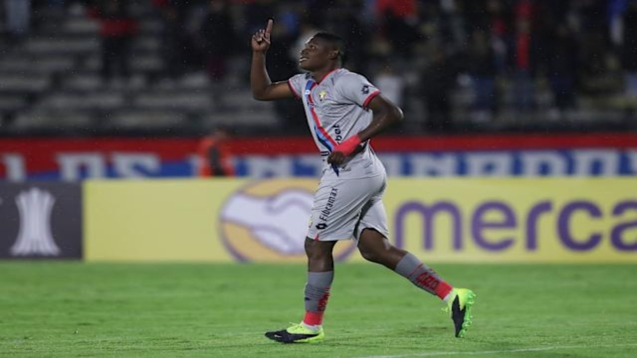 Falleció el futbolista Runa Marcos Olmedo en un accidente de tránsito en Ecuador