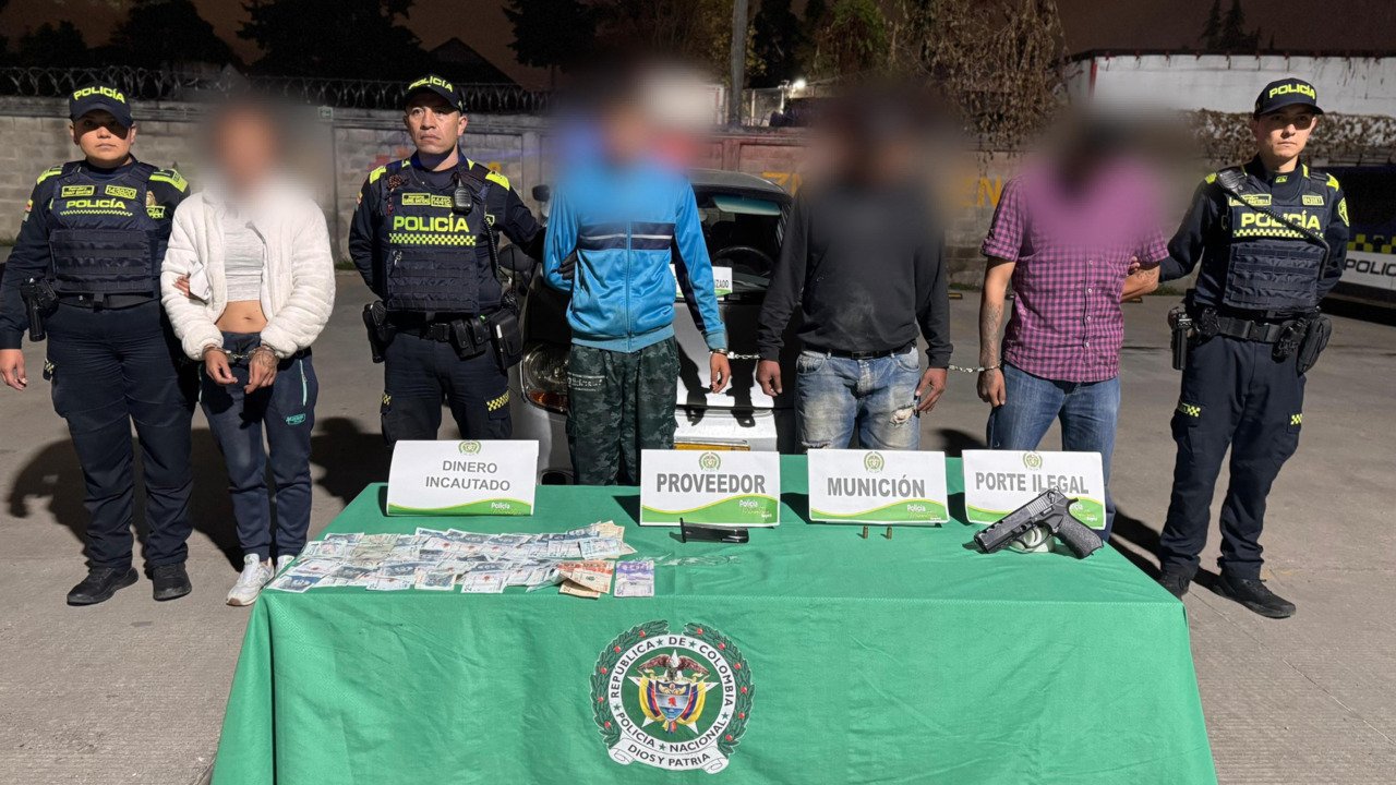 ¡Caen en flagrancia! Policía de Kennedy captura a banda de asaltantes tras frustrar robo a tienda de cadena