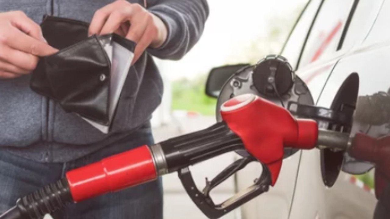 A partir del 1 de enero de 2024 la gasolina subirá 600 pesos
