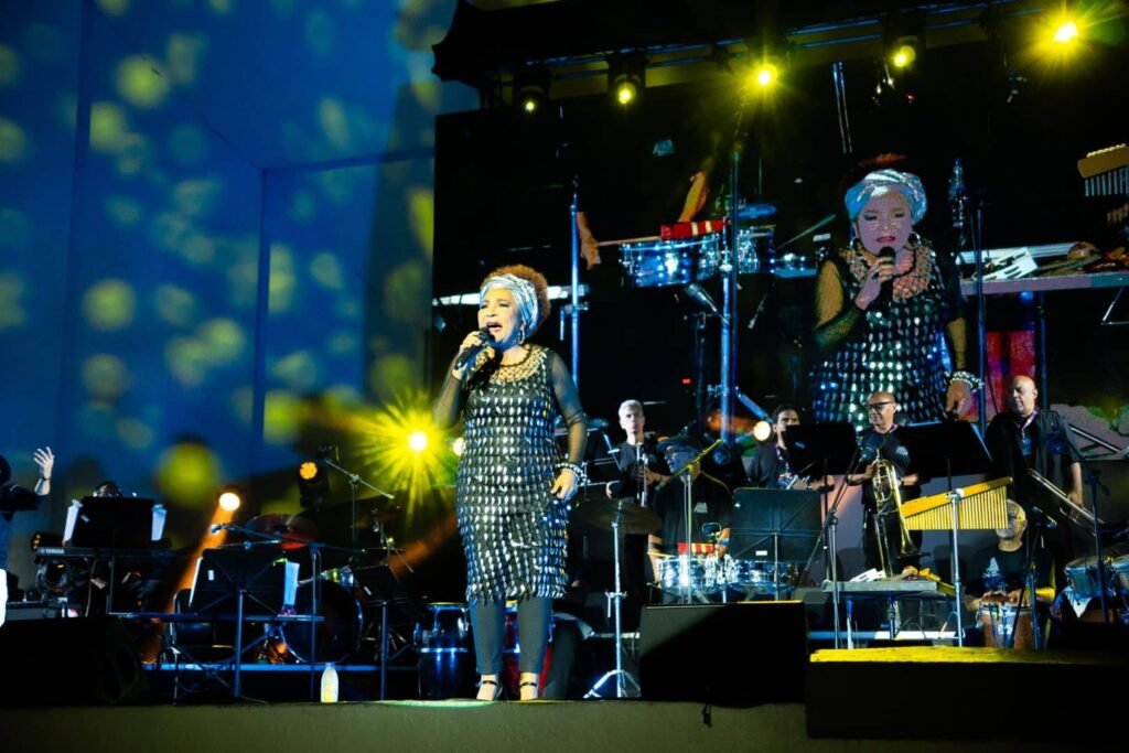 Trina Medina rinde tributo a Celia Cruz