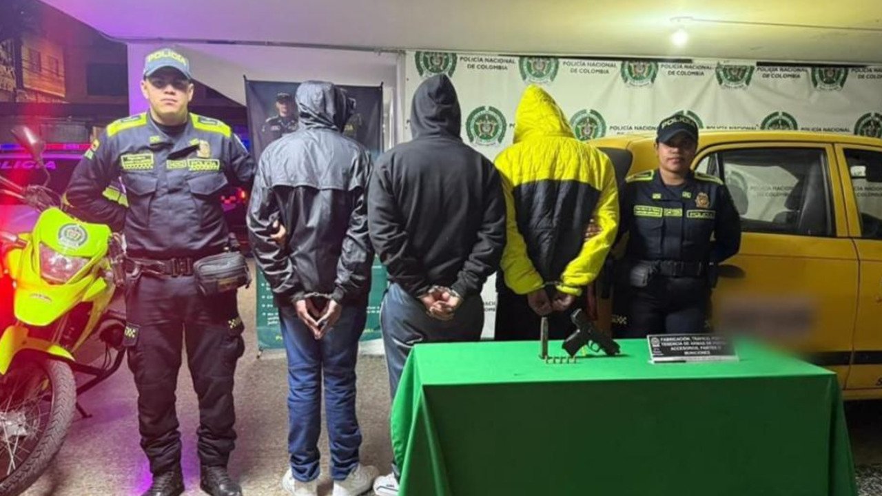 Tres hombres con una mini Uzi y antecedentes por homicidio fueron capturados en un operativo al sur de Bogotá