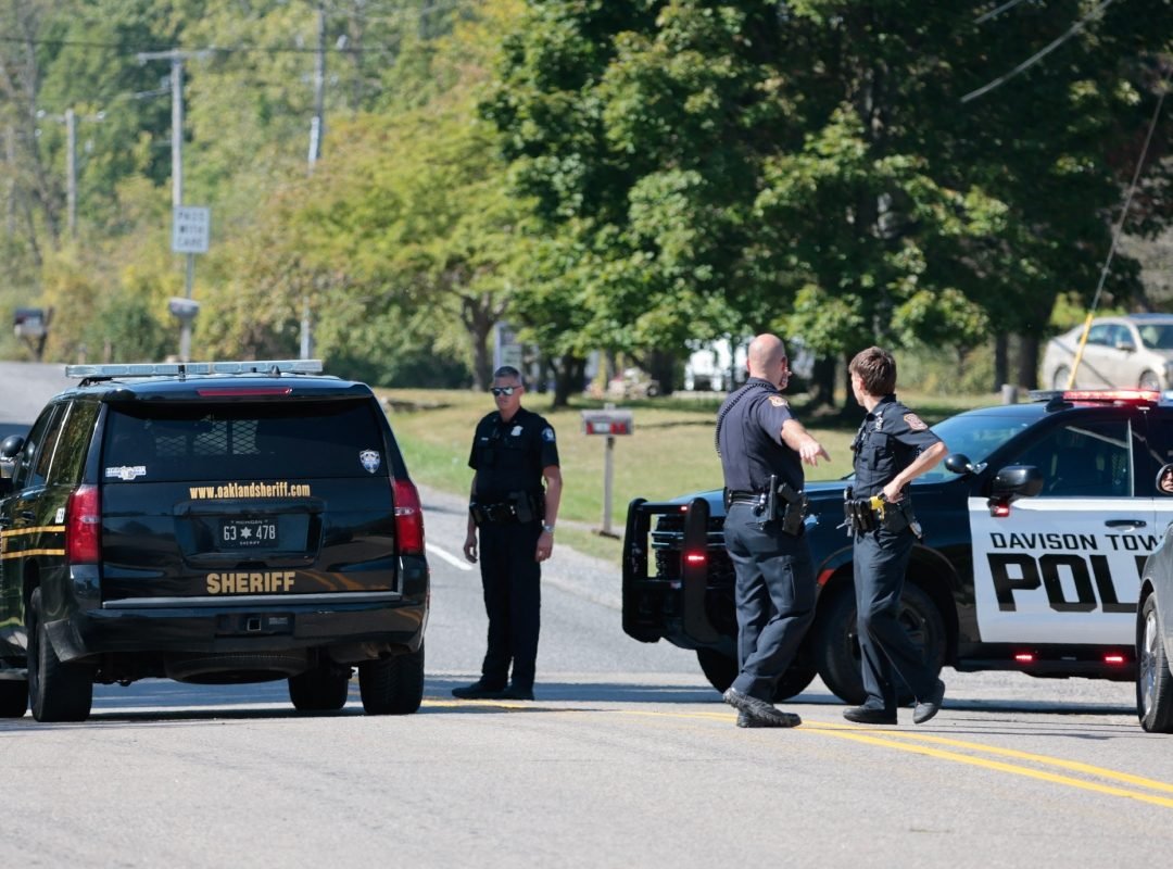 Un muerto y al menos nueve heridos tras tiroteo e incendio en iglesia mormona de EE UU