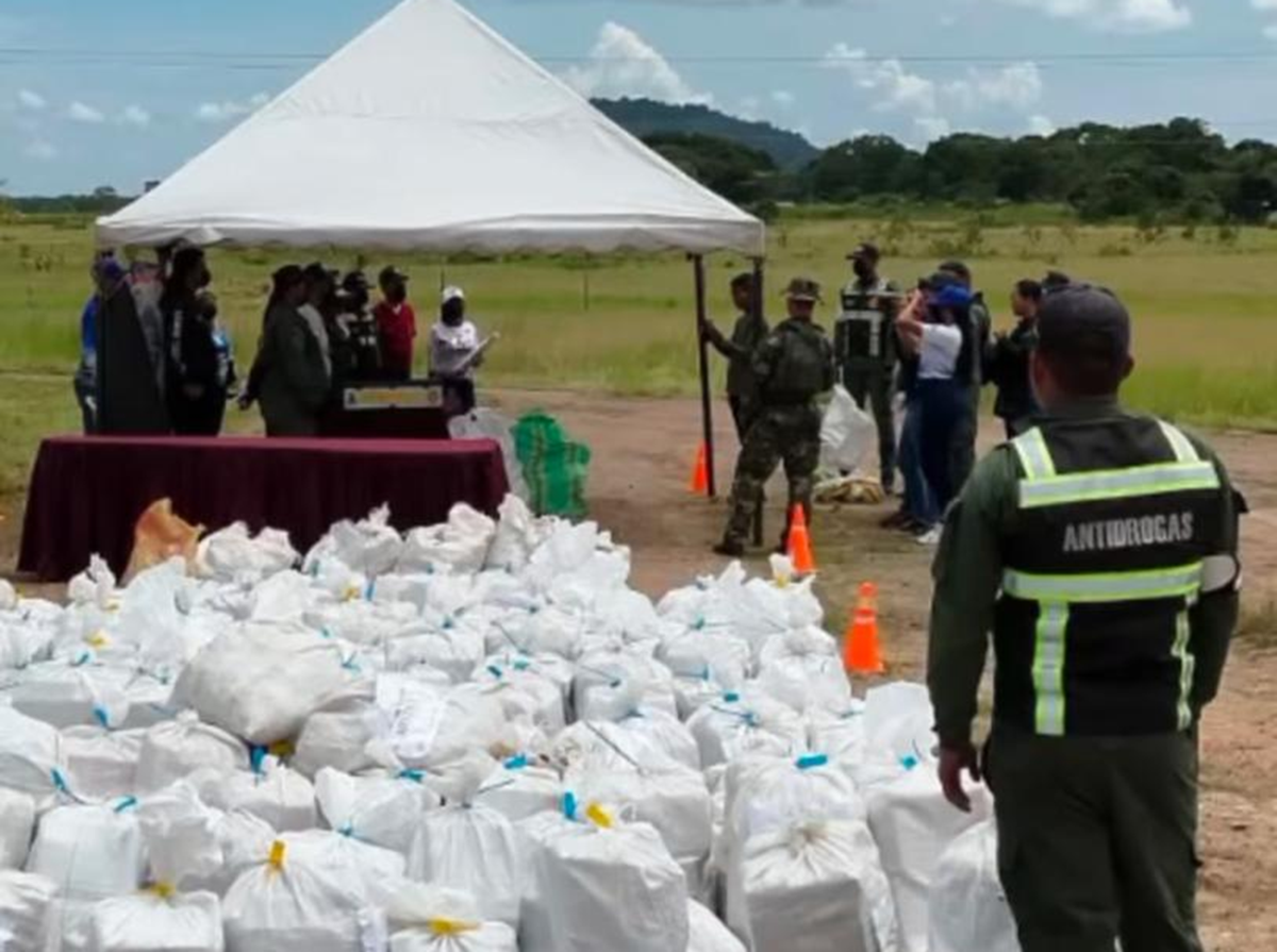 Incineradas 2,9 toneladas de drogas en Amazonas