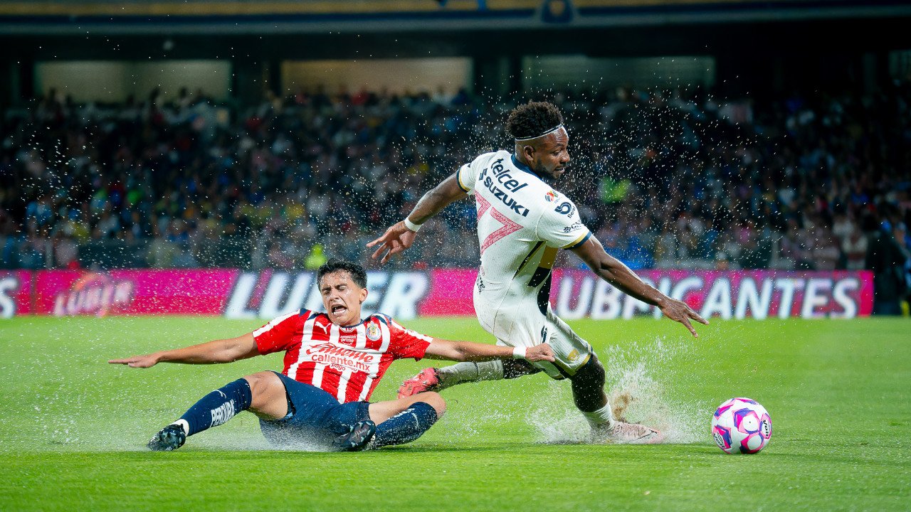 ¡Drama total! Penal fallado por Álvaro Angulo hunde a Pumas y pone a Efraín Juárez en la cuerda floja