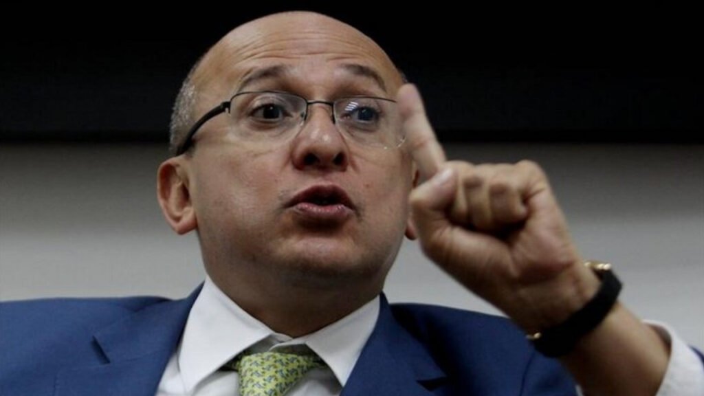 ¡Qué voleo de excusas! Montealegre hizo la Constituyente y renunció como Minjusticia por pedido de Petro