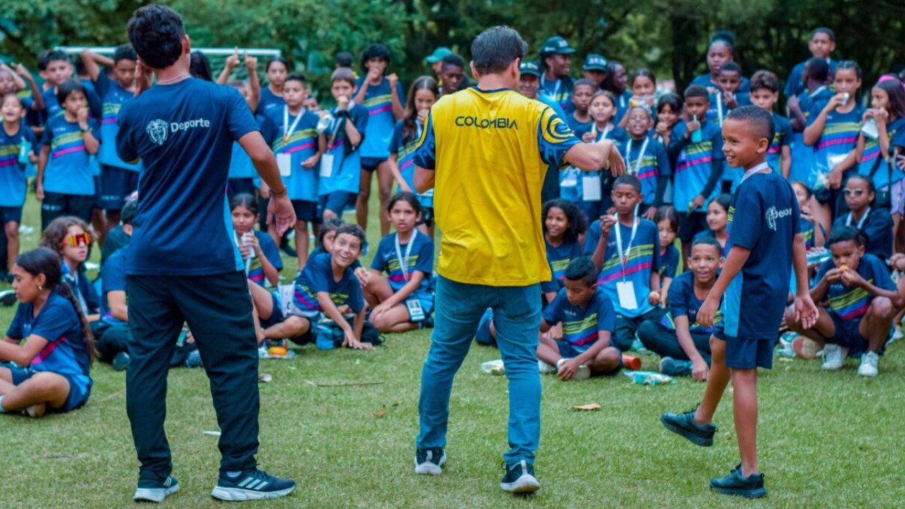 ‘Escuela de Talentos’ lanza capacitación integral para entrenadores y fortalece la base del deporte juvenil