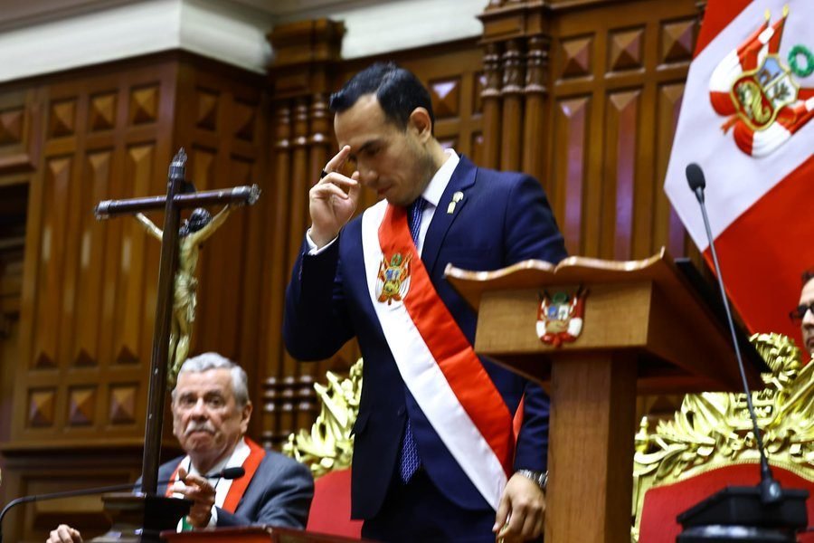 El parlamentario José Jerí Oré asume como nuevo presidente de Perú