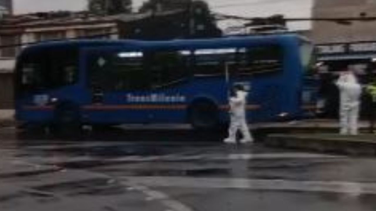 ¡Fatal madrugada! Motociclista murió arrollado por un SITP en la Avenida Roja