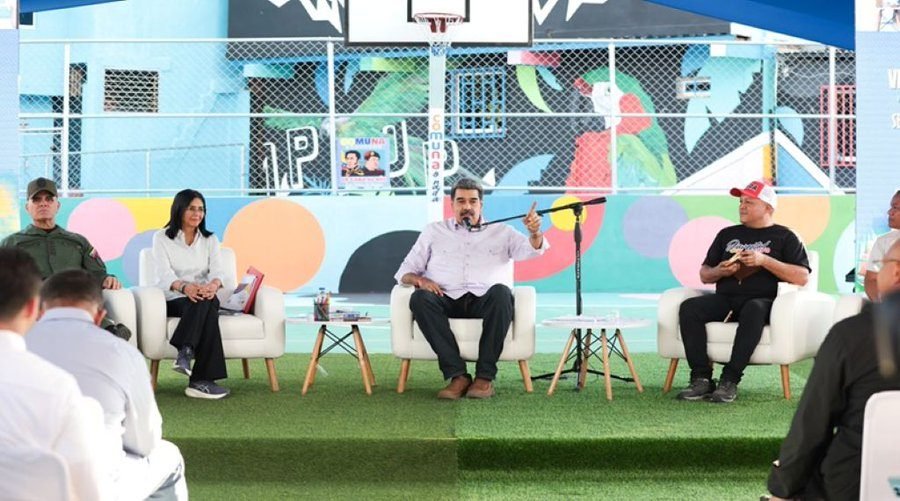 Maduro solicitó al TSJ quitar la nacionalidad a todo "vendepatria" que pida invadir a Venezuela