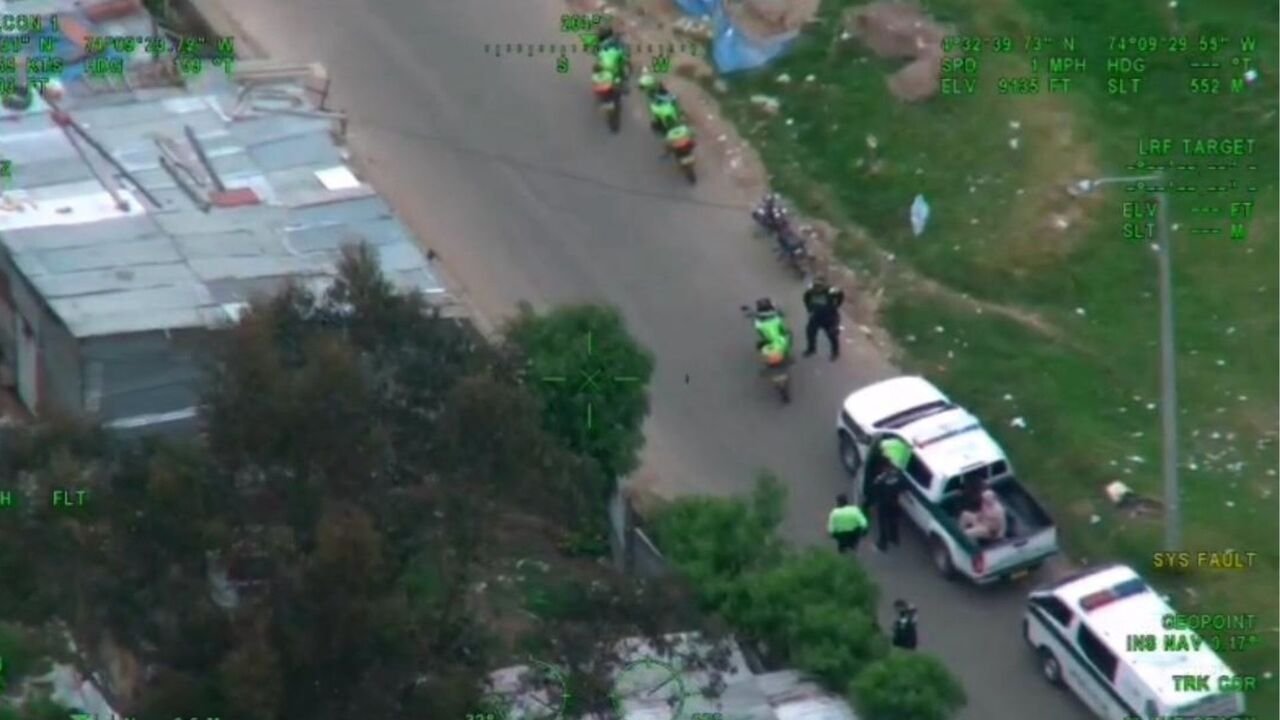 ¡Golpe al mercado criminal! Policía recupera 8 motos robadas y detiene a dos delincuentes en Bogotá