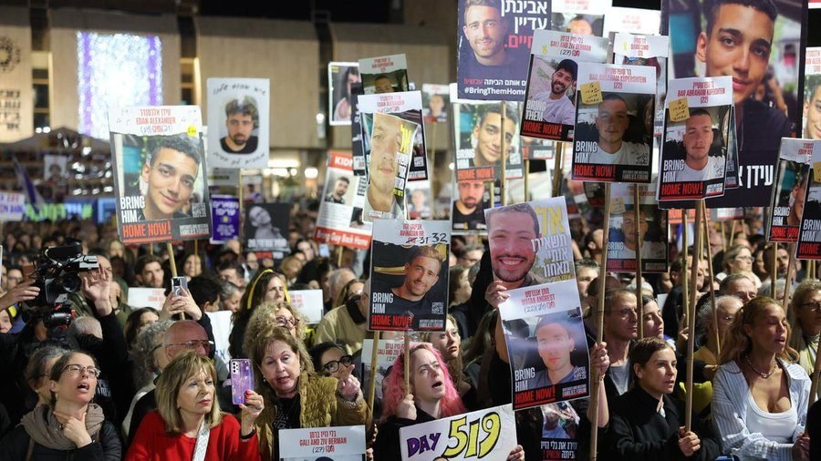 Israel traslada presos palestinos para cambiarlos por rehenes de Hamás