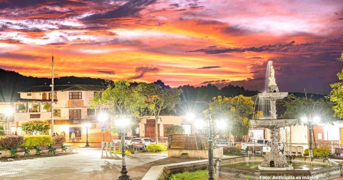 Cuál es el pueblo de Antioquia con calles coloniales, resguardado por montañas y que pocos conocen
