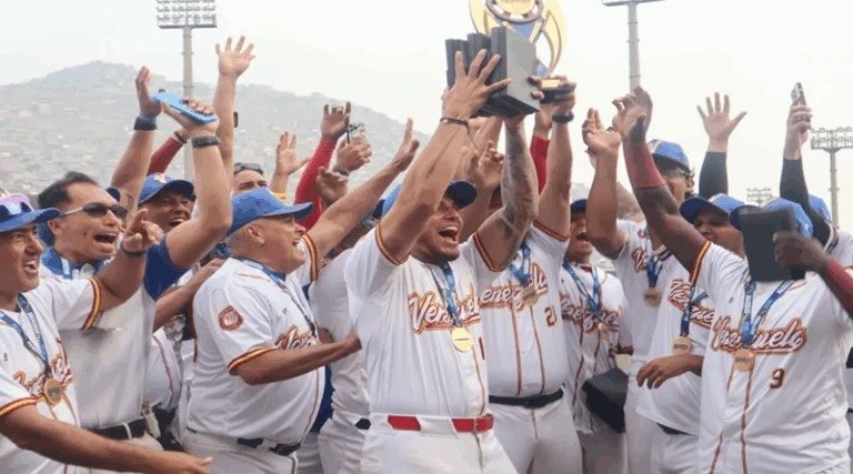 Selección sub-23 conquista Panamericano de Béisbol invicto y clasifica al Mundial 2026