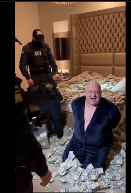 Ucrania: detienen a presunto aliado de Zelensky con 50 millones de dólares en efectivo